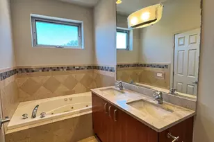 908 N Ashland Ave, Chicago, IL 60622 - Photo 8