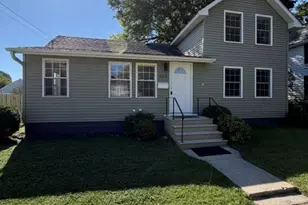 320 E Elm St, Sycamore, IL 60178 - Photo 1
