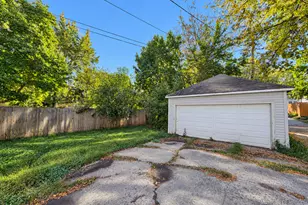 838 Hickory St, Waukegan, IL 60085 - Photo 10