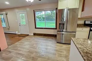 170 Hilldale Ln, Port Barrington, IL 60010 - Photo 6