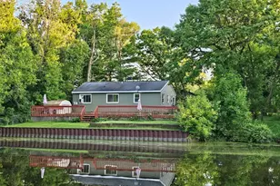 170 Hilldale Ln, Port Barrington, IL 60010 - Photo 2