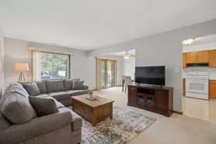 22461 Pleasant Dr, Richton Park, IL 60471 - Photo 2