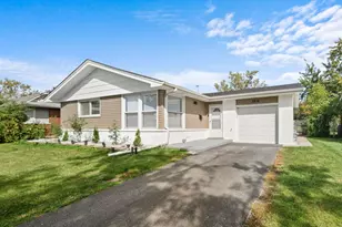3216 Maple Ln, Hazel Crest, IL 60429 - Photo 2