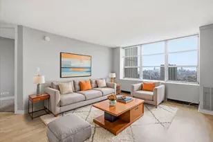 655 W Irving Park Rd, Chicago, IL 60613 - Photo 8