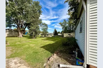 329 W Marquette Street, Princeton, IL 61356 - Photo 4