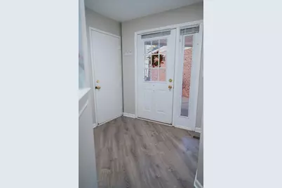 2010 N Stillwater Road, Arlington Heights, IL 60004 - Photo 2
