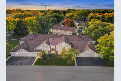 576 Greystone Lane #C-2, Wheeling, IL 60090 - Photo 2