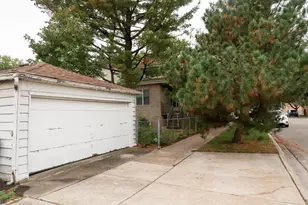 2645 N 78th Ave, Elmwood Park, IL 60707 - Photo 12