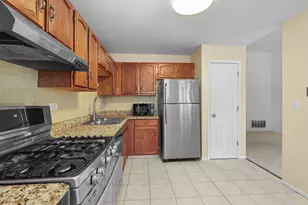 607 Eastview Ct, Schaumburg, IL 60194 - Photo 8