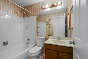 607 Eastview Ct, Schaumburg, IL 60194 - Photo 20