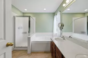 1905 Maureen Dr, Hoffman Estates, IL 60192 - Photo 12