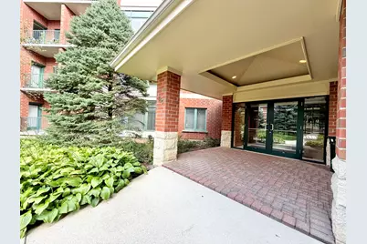 855 E 22nd Street #111, Lombard, IL 60148 - Photo 2