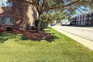9410 Melvina Ave, Oak Lawn, IL 60453 - Photo 4