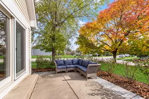 820 Braeman Ct, Libertyville, IL 60048 - Photo 24