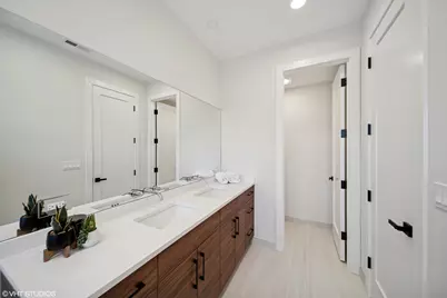 967 E 62nd Street #1, Chicago, IL 60637 - Photo 8