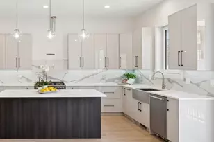 967 E 62nd St, Chicago, IL 60637 - Photo 6
