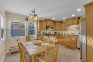 10440 Princess Ave, Chicago Ridge, IL 60415 - Photo 8