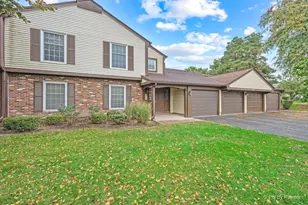 2115 Lancaster Cir, Naperville, IL 60565 - Photo 2
