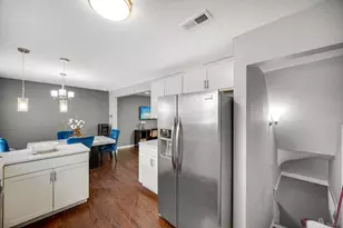 9831 S Prairie Ave, Chicago, IL 60628 - Photo 6