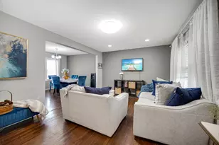 9831 S Prairie Ave, Chicago, IL 60628 - Photo 8