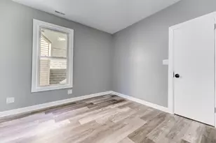 3724 N Drake Ave, Chicago, IL 60618 - Photo 10