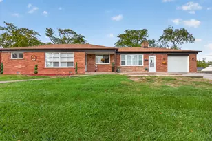 2752 Tennyson Pl, Hazel Crest, IL 60429 - Photo 2