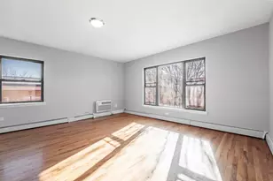 2620 W Foster Ave, Chicago, IL 60625 - Photo 2