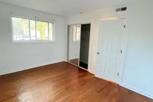 10115 Old Orchard Ct, Skokie, IL 60076 - Photo 8