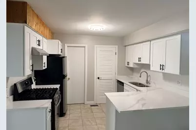 1313 Kingsbury Drive #D, Hanover Park, IL 60133 - Photo 2