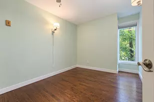 415 W Grant Pl, Chicago, IL 60614 - Photo 8