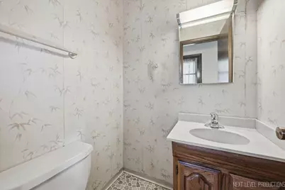 7008 Blackburn Avenue, Downers Grove, IL 60516 - Photo 16