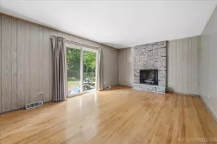 7008 Blackburn Ave, Downers Grove, IL 60516 - Photo 14