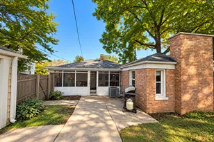 643 E Rockland Rd, Libertyville, IL 60048 - Photo 4