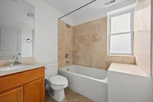2715 N Sawyer Ave, Chicago, IL 60647 - Photo 10