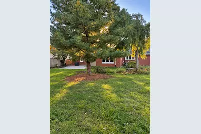 1724 Avenue F, Sterling, IL 61081 - Photo 6