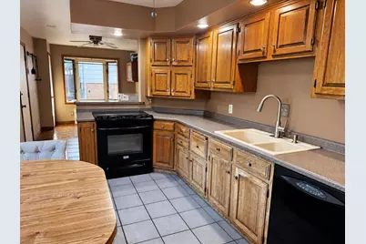 1724 Avenue F, Sterling, IL 61081 - Photo 38