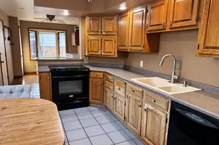 1724 Avenue F, Sterling, IL 61081 - Photo 38