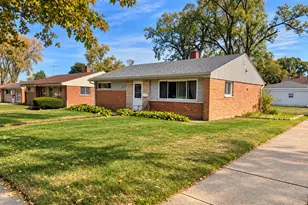 17957 Oakwood Ave, Lansing, IL 60438 - Photo 2