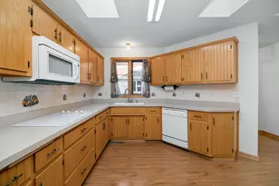 8554 Tullamore Dr, Tinley Park, IL 60487 - Photo 4