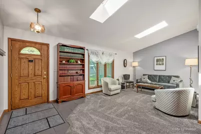 152 Jacquelyn Drive, Bensenville, IL 60106 - Photo 4