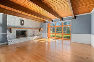 935 Sunrise Rd, Green Oaks, IL 60048 - Photo 12