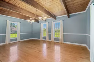 935 Sunrise Rd, Green Oaks, IL 60048 - Photo 6