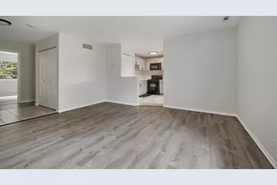 40 Victoria Lane #G, Streamwood, IL 60107 - Photo 4
