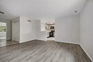 40 Victoria Ln, Streamwood, IL 60107 - Photo 4