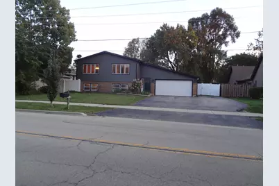 4193 Blackstone Avenue, Gurnee, IL 60031 - Photo 2