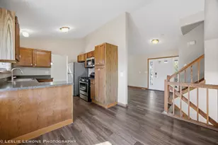 29 Magnolia Dr, Streamwood, IL 60107 - Photo 6