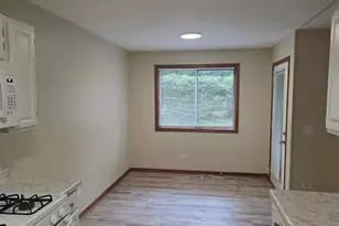 620 Mallard Ct, Bartlett, IL 60103 - Photo 6