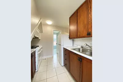 610 Wenonah Avenue #3, Oak Park, IL 60304 - Photo 2