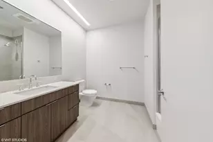 61 E Banks St, Chicago, IL 60610 - Photo 12