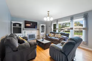 10050 WestManor Dr, Franklin Park, IL 60131 - Photo 4